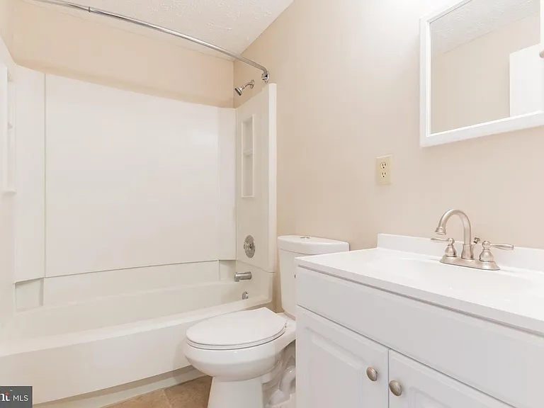 11167 Captains Walk Ct — Photo 5