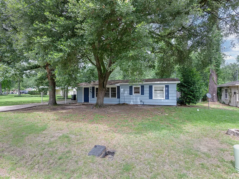 312 Harris Blvd — Photo 2