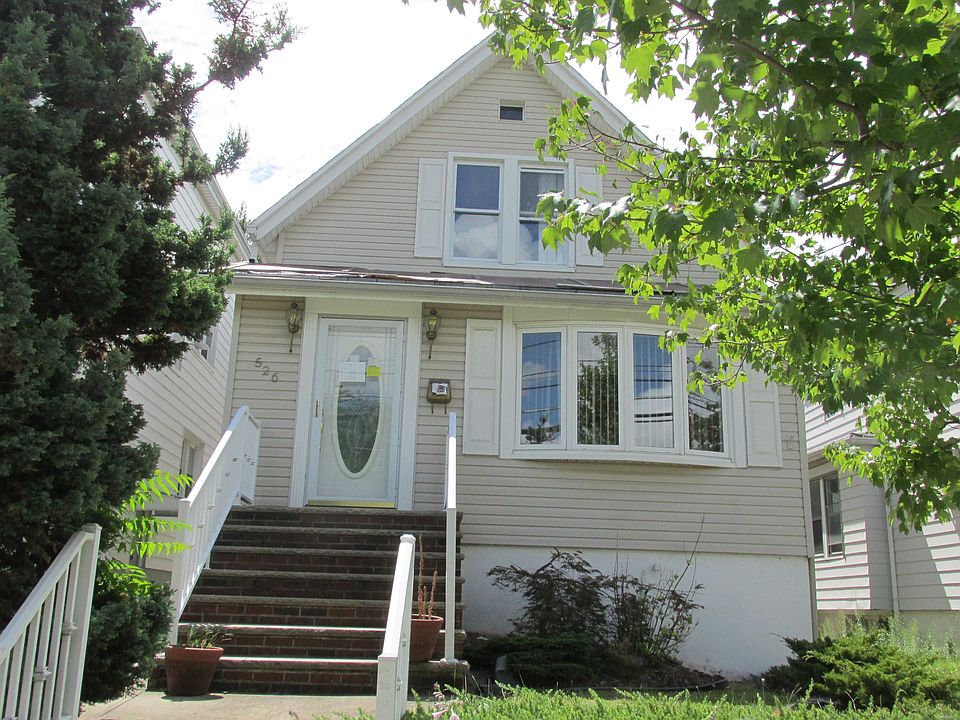 1st image of 526 Fern Ave