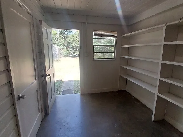1428 Charlotte St — Photo 20
