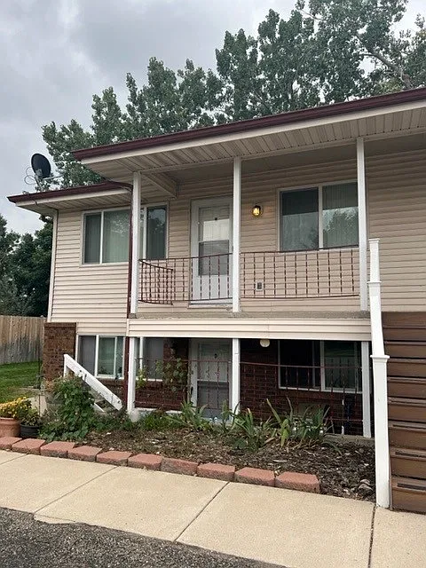 2330 Greeley Dr — Photo 3