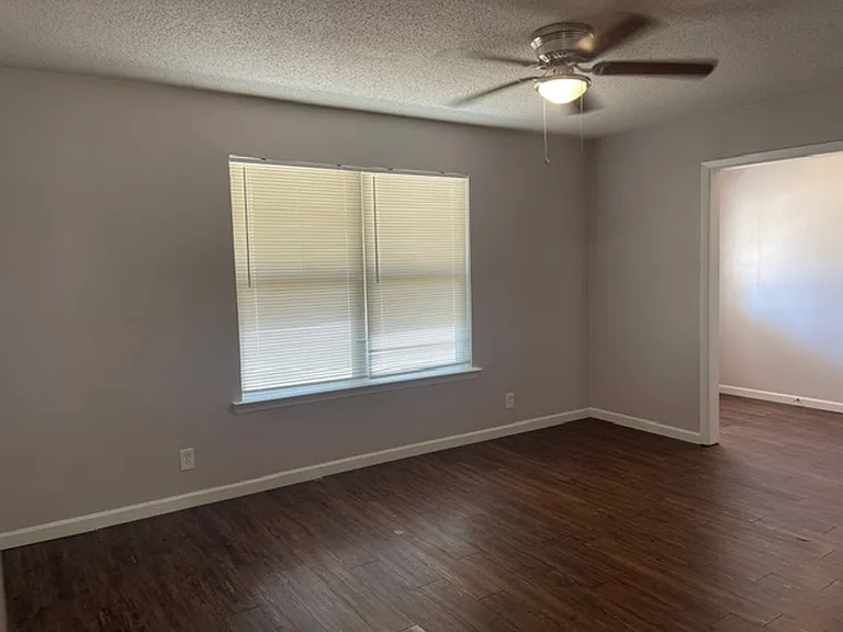 2232 Shady Brook Dr — Photo 4