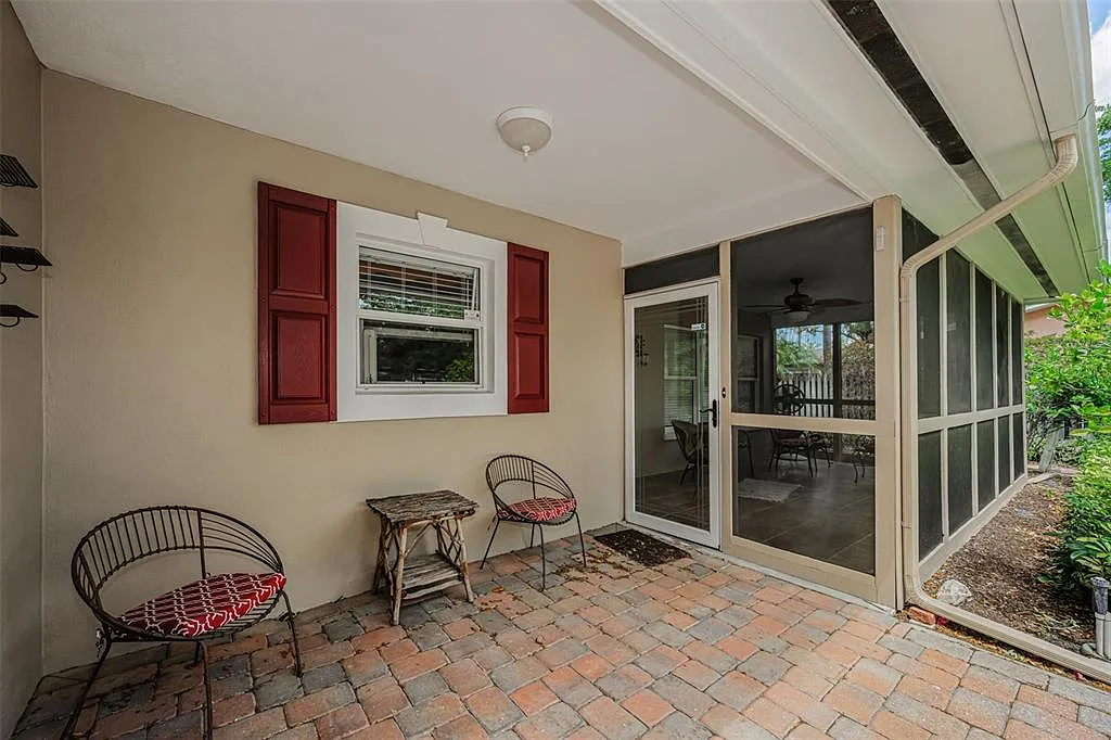 3 bed, 2.0 bath, 1500 sqft, $3,600 — Photo 4