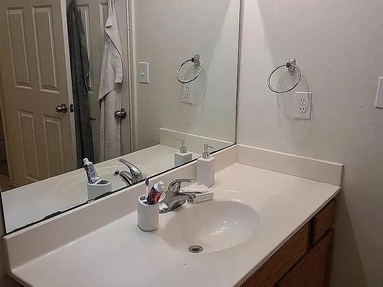 304 N Clinton Ave — Photo 6