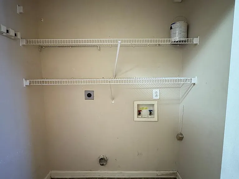 223 Faulkner Ct — Photo 11