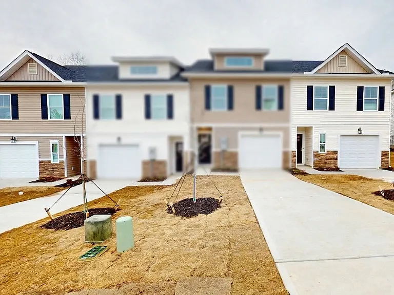 209 Winding Chestnut Dr — Photo 1
