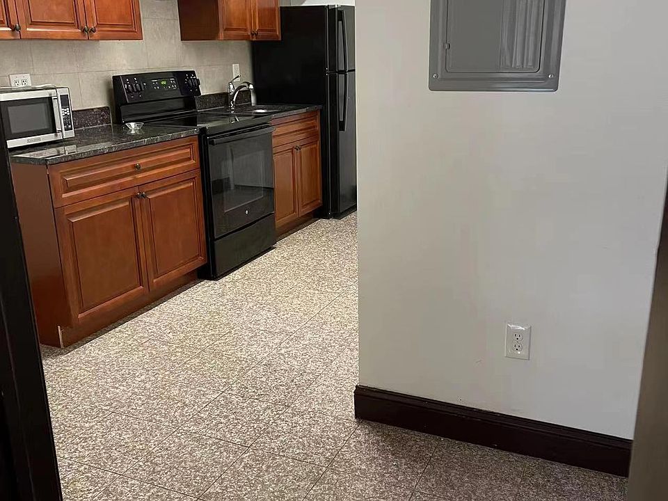 2nd image of 1237 N 15th St #2