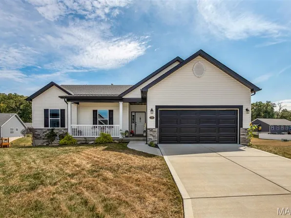 124 Edgewater Ct, Moscow Mills, MO 63362