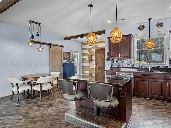 4th image of 273 Sunset Way