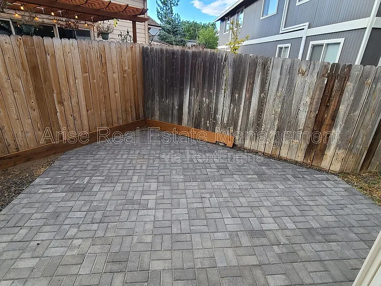 2141 SW Quartz Ave — Photo 22