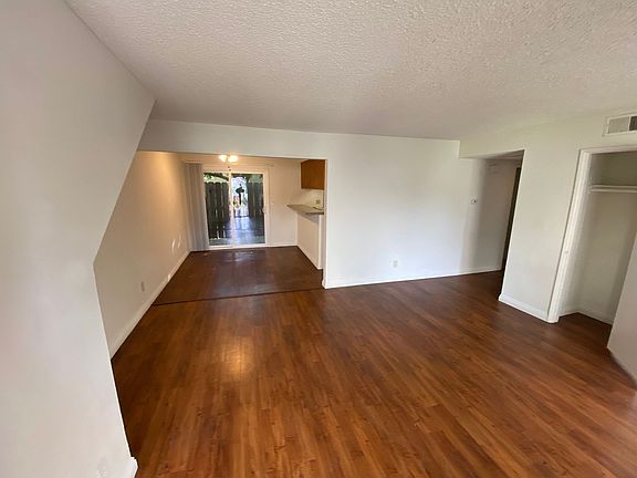 3rd image of 300 W Norwood Pl APT E
