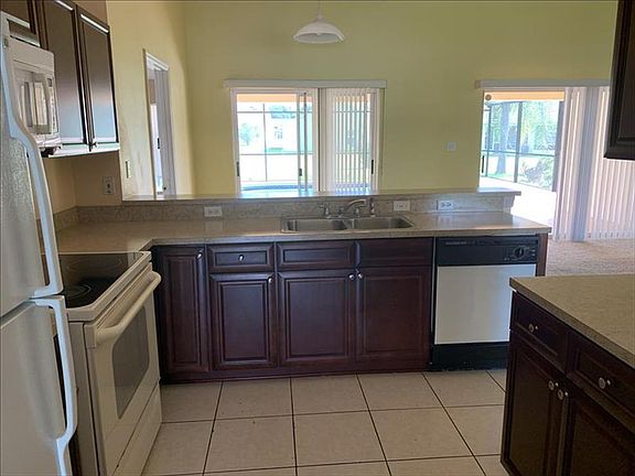 2nd image of 2423 Winfield Dr
