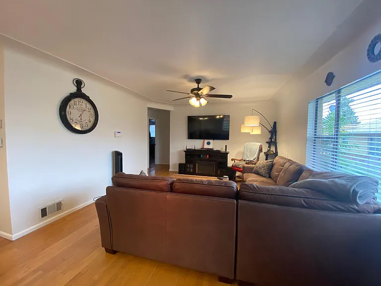 2810 Zenobia St — Photo 4