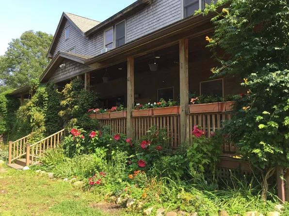 24 Cournoyer Rd, West Tisbury, MA 02575