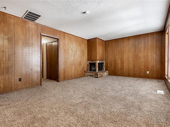 3rd image of 1913 N Moulton Ct
