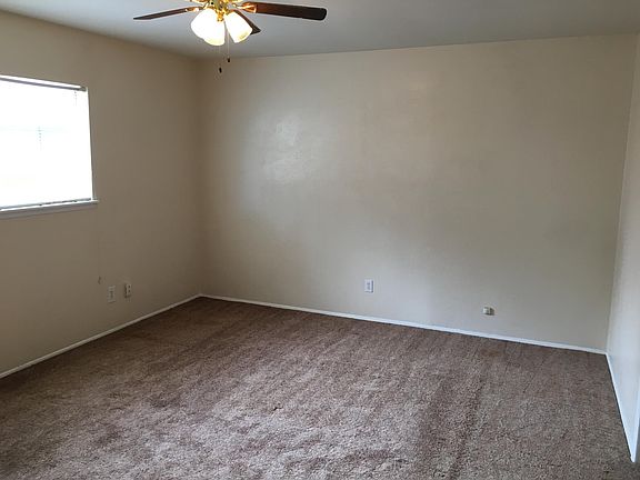 5th image of 2934 Robin Hill Ln
