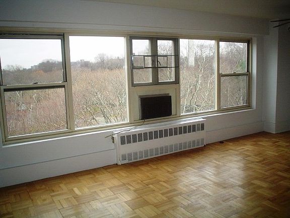 4th image of 130 Saint Edwards St APT 9B