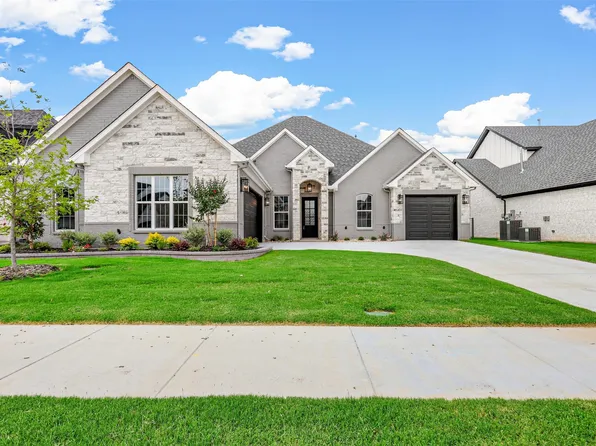 1053 Bandon Dunes Dr, Burleson, TX 76028