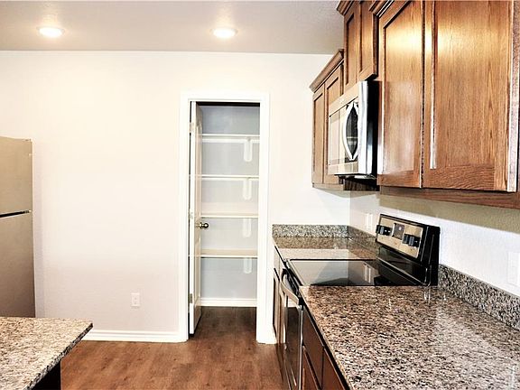 2nd image of 141 Ellis Ct #B