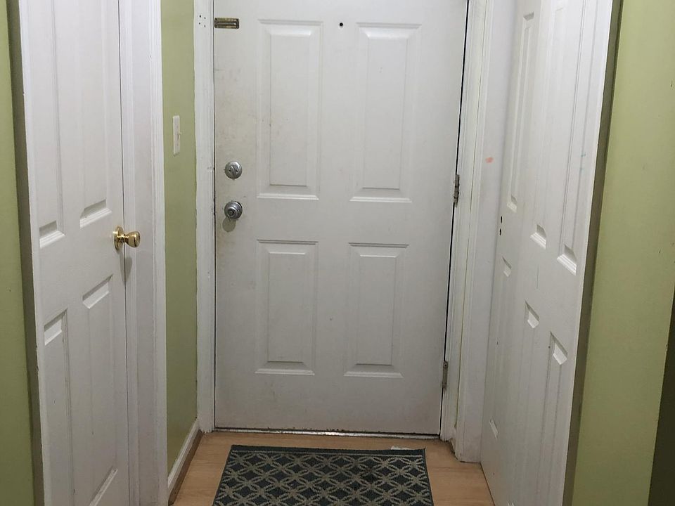 2nd image of 516 Waterford Dr