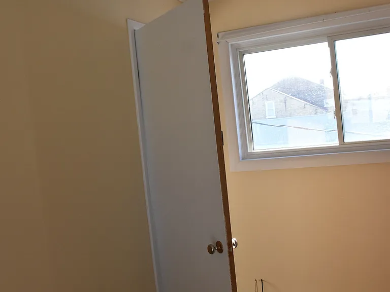 421 Main St S — Photo 12