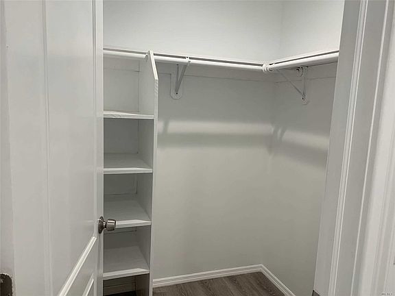 4th image of 60 Lakeland Ave