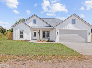 631 S Main St, Arnaudville, LA 70512