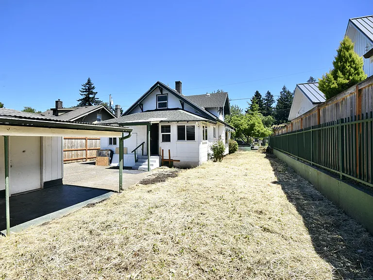 5841 NE 18th Ave — Photo 82