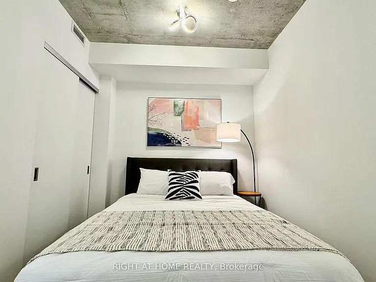 458 Richmond St W #107 — Photo 13