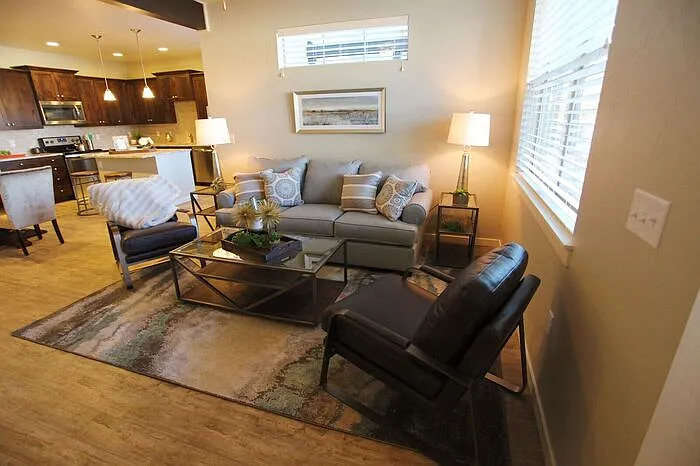 3 bed, 2.5 bath, 1469 sqft, $2,200 — Photo 4