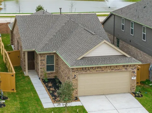 7502 Sunlit Harbor Dr, Cypress, TX 77433