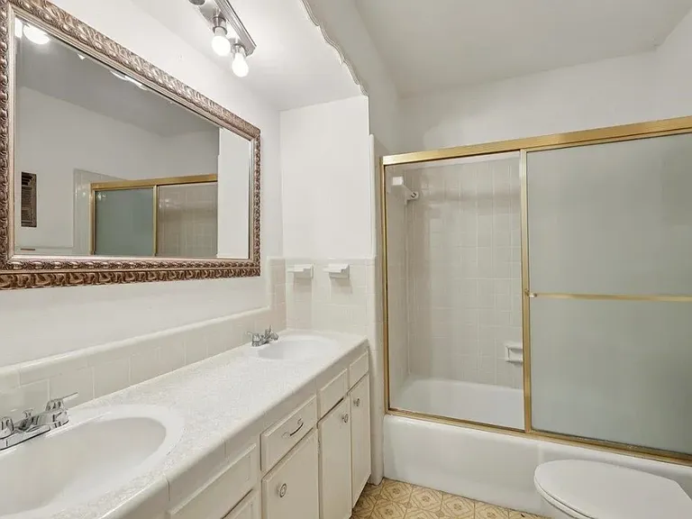 5710 Glasgow Ln — Photo 14