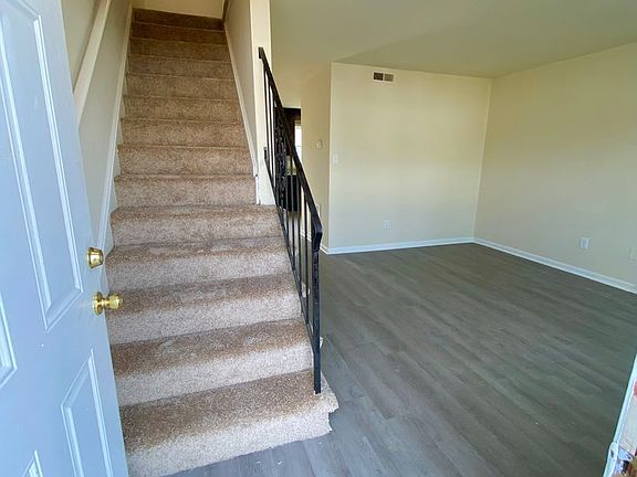 3rd image of 808 Arlington Rd #B