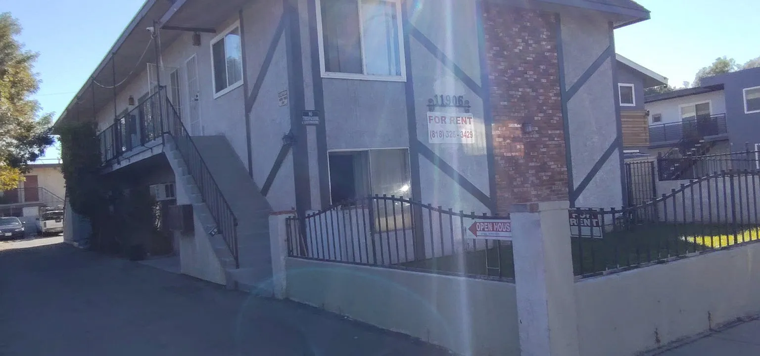 1 bed, 700 sqft, $1,800 — Photo 3
