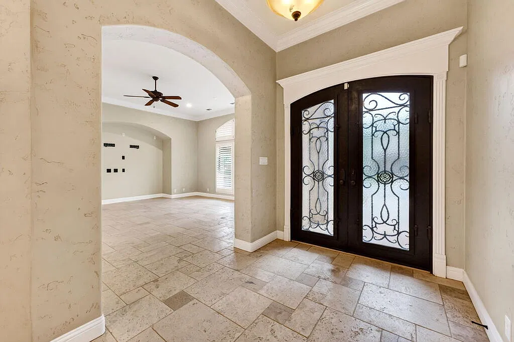 4 bed, 3.5 bath, 3706 sqft, $5,000 — Photo 4