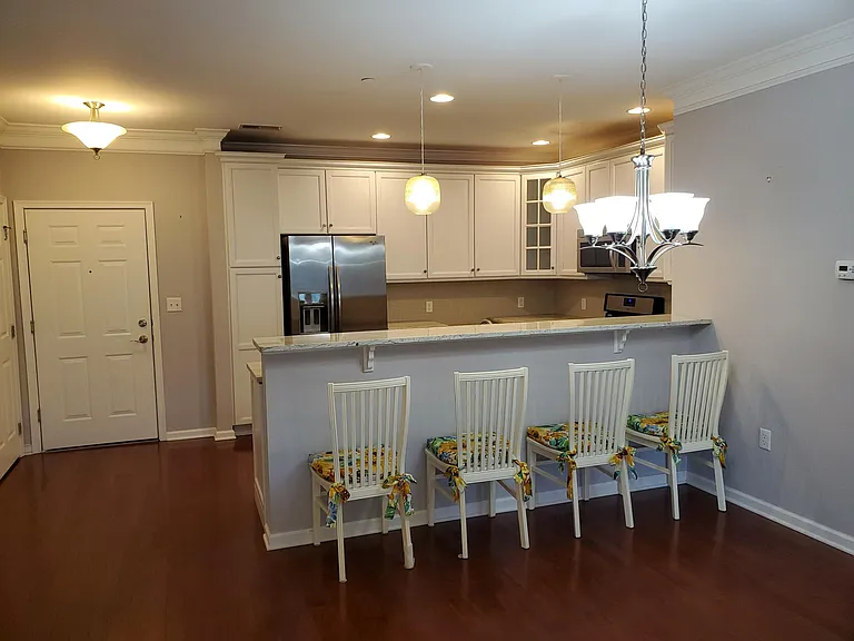 213 Center Meadow Ln — Photo 3