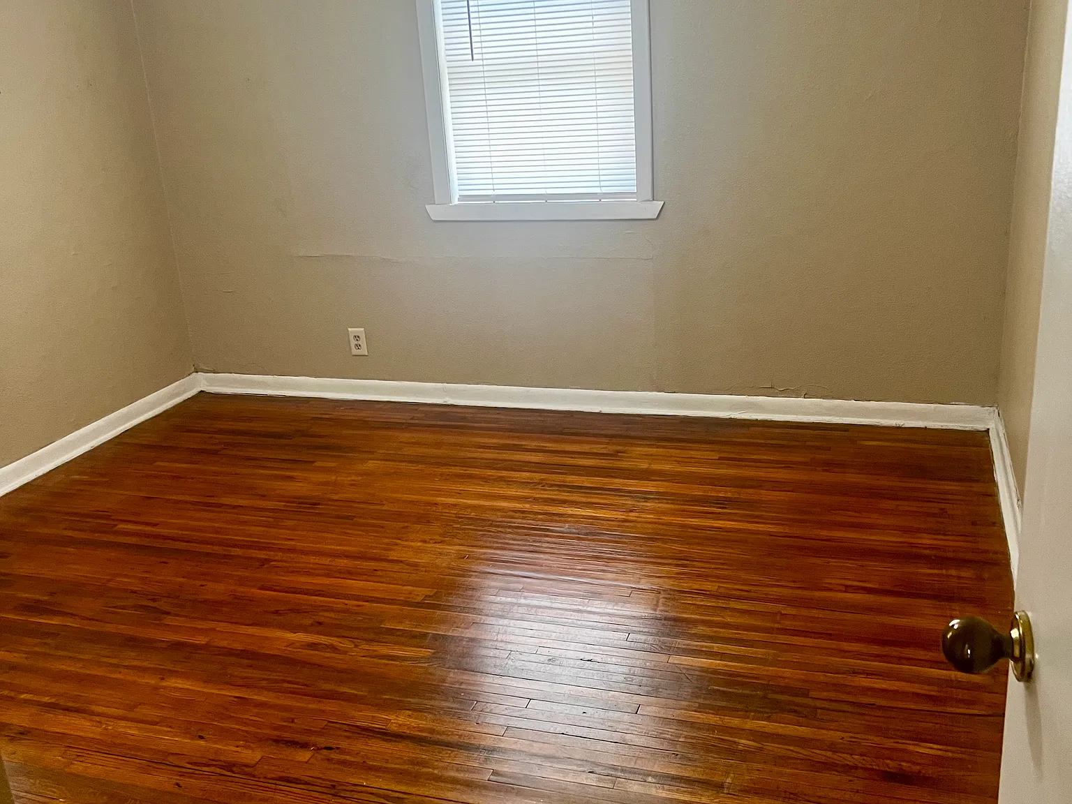 2 bed, 900 sqft, $900 — Photo 4