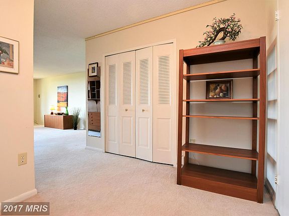 5th image of 3701 S George Mason Dr Unit 714N