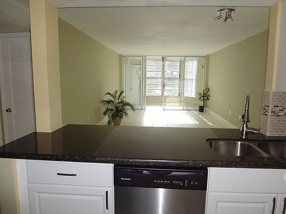 3rd image of 1351 NE 191st St APT 113