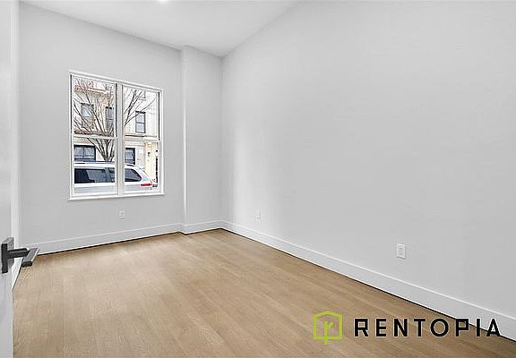 5th image of 379 S 1st St #4J