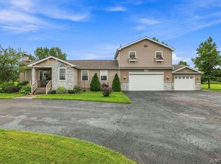 2756 Moore Rd, Ransomville, NY 14131