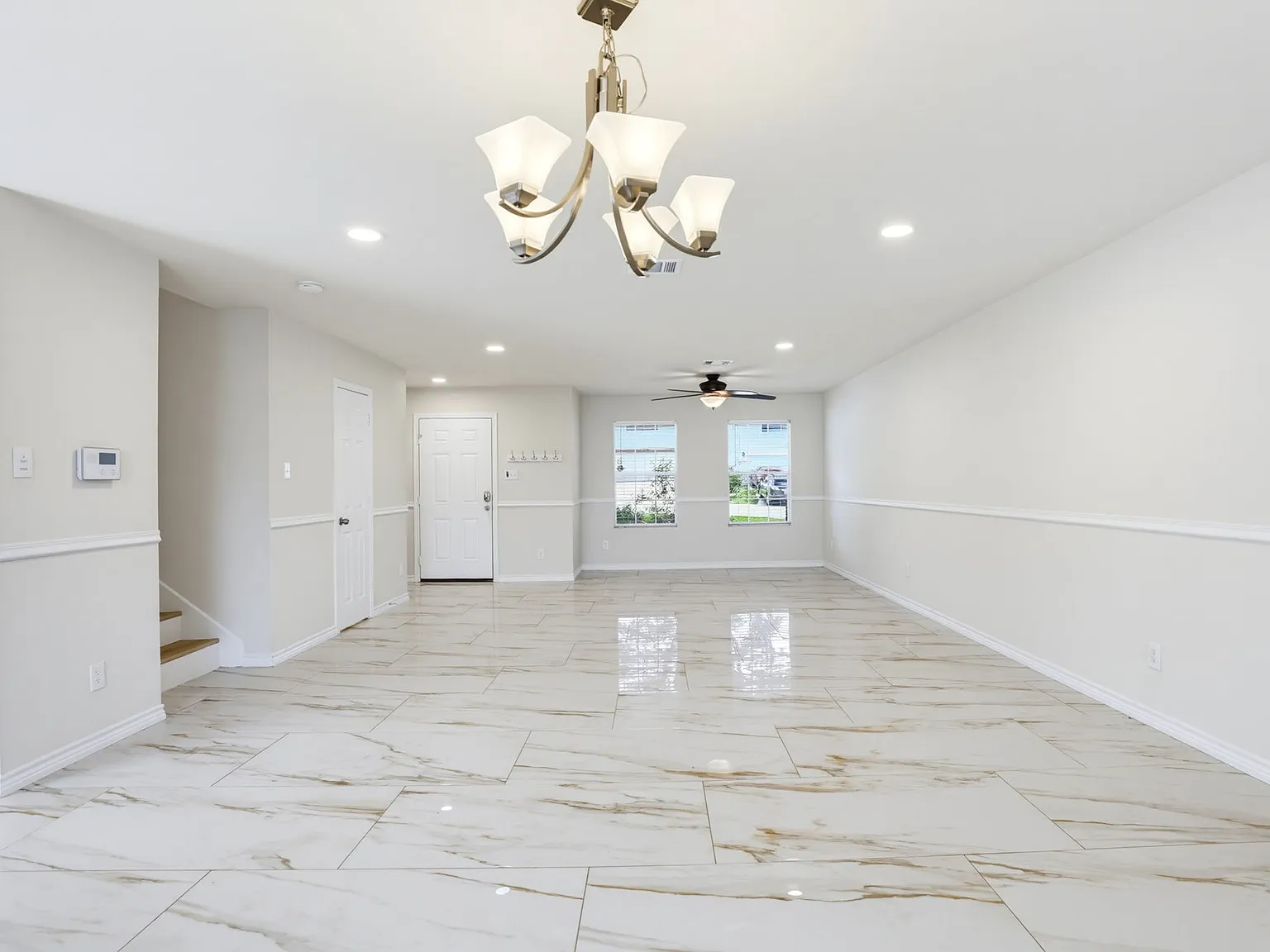 4 bed, 2347 sqft, $1,900 — Photo 3
