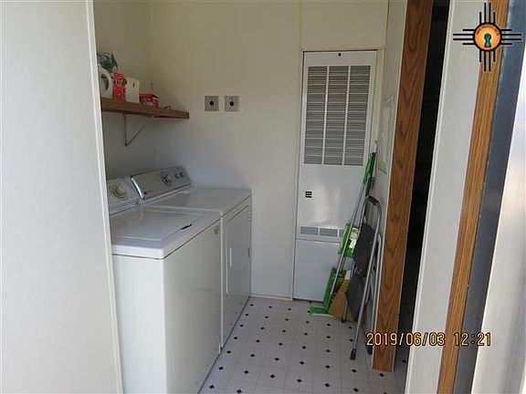 2nd image of 417 San Mateo Ave