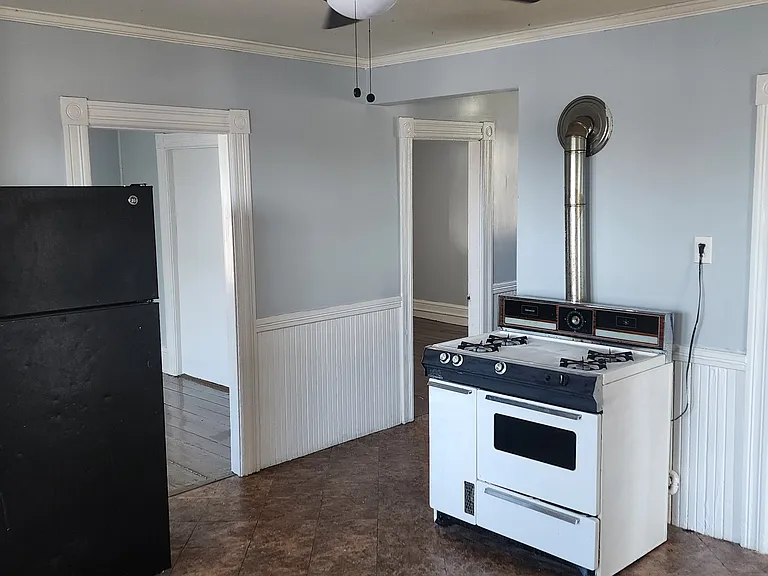 111 Lafayette St #3 — Photo 4