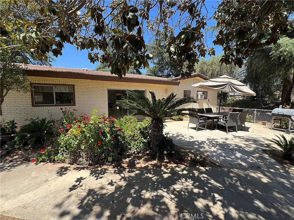 4 bed, 2554 sqft, $3,975 — Photo 4