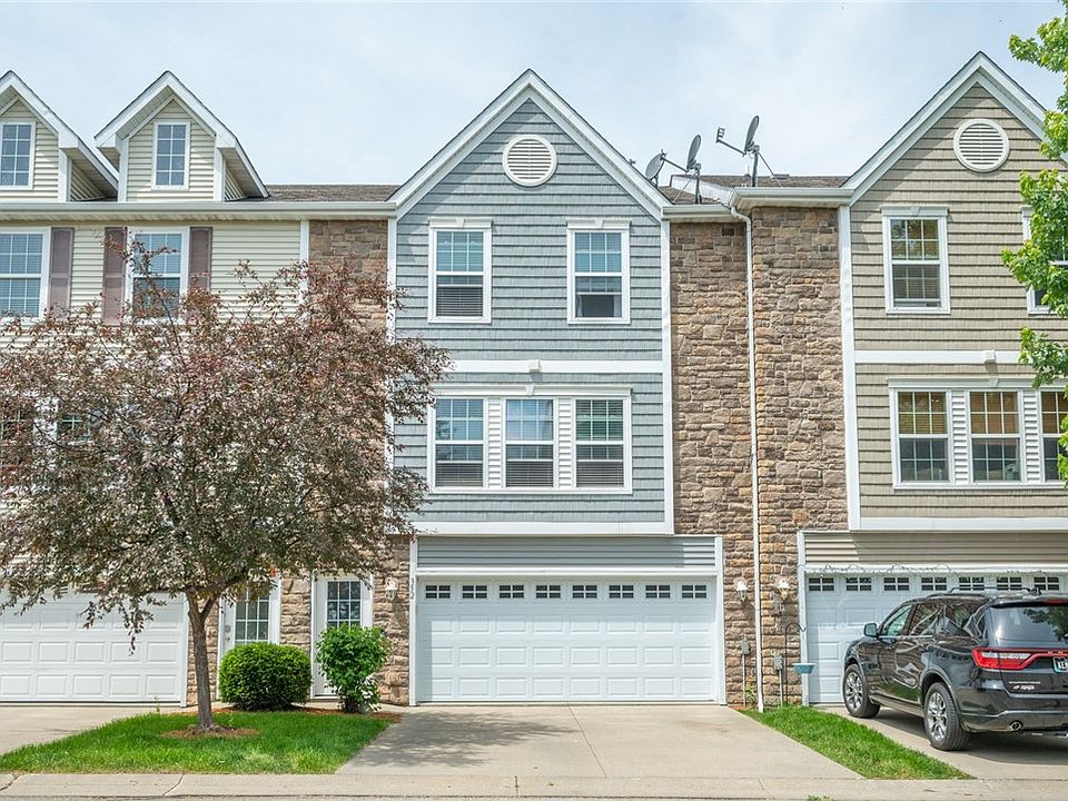 1st image of 352 NE Kingwood