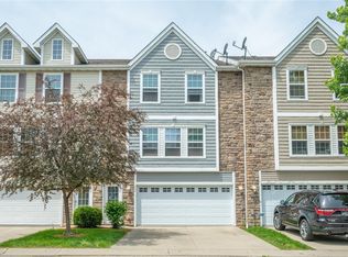 352 NE Kingwood, Waukee, IA 50263