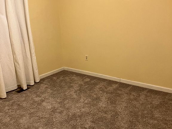 5th image of 300 Woodview Cir