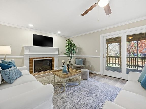 5th image of 9 Rhodelia Ln
