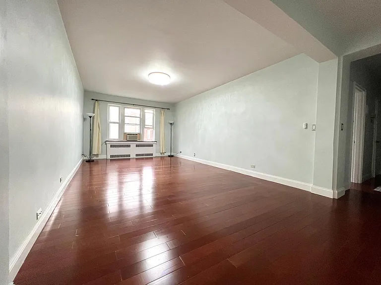 70 Strawberry Hill Ave #3-2F — Photo 1